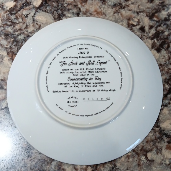 Elvis Presley “The Rock and Roll Legend” Plate - Picture 2 of 2